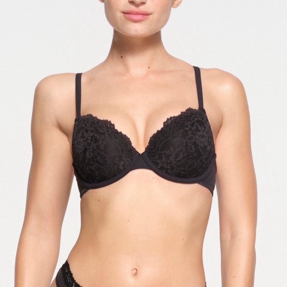NWT Skims Fits Everybody Lace Push-Up Demi Bra
